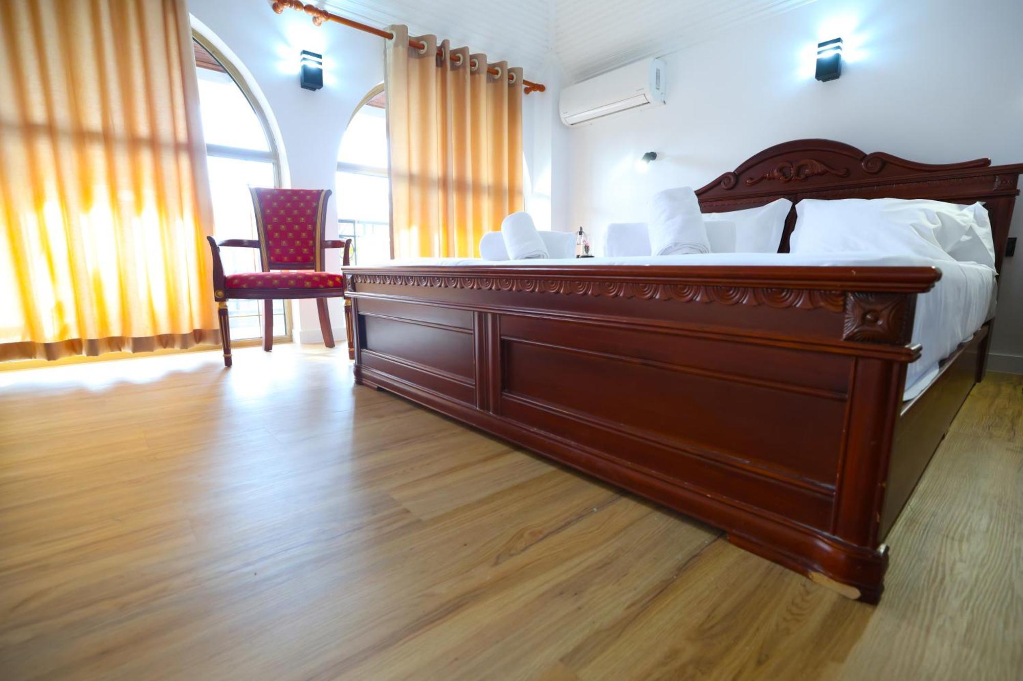 Vila Alizee Hotel Тирана Екстериор снимка