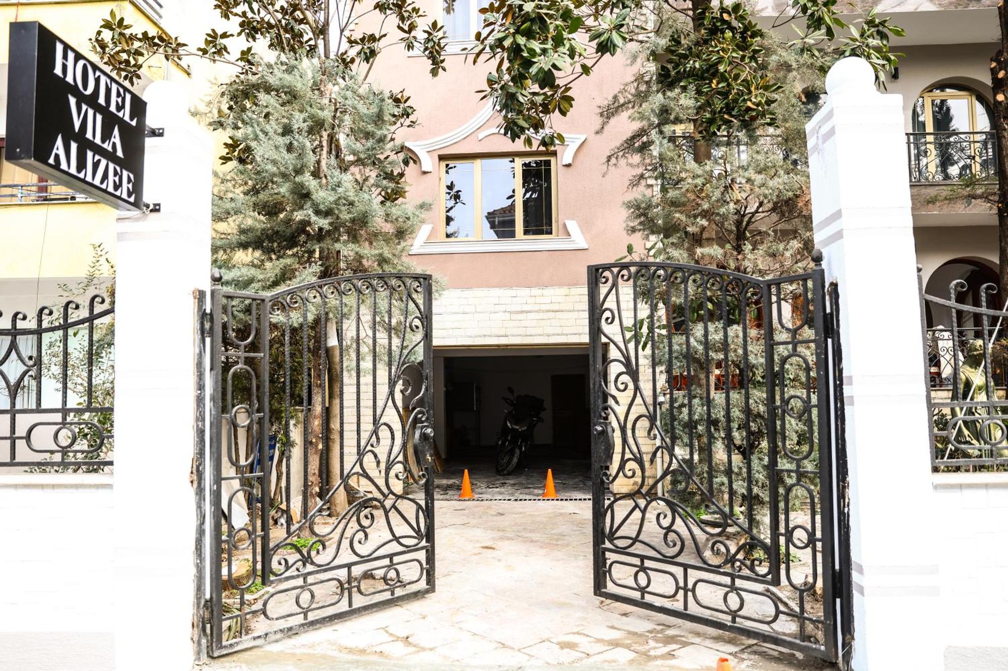 Vila Alizee Hotel Тирана Екстериор снимка
