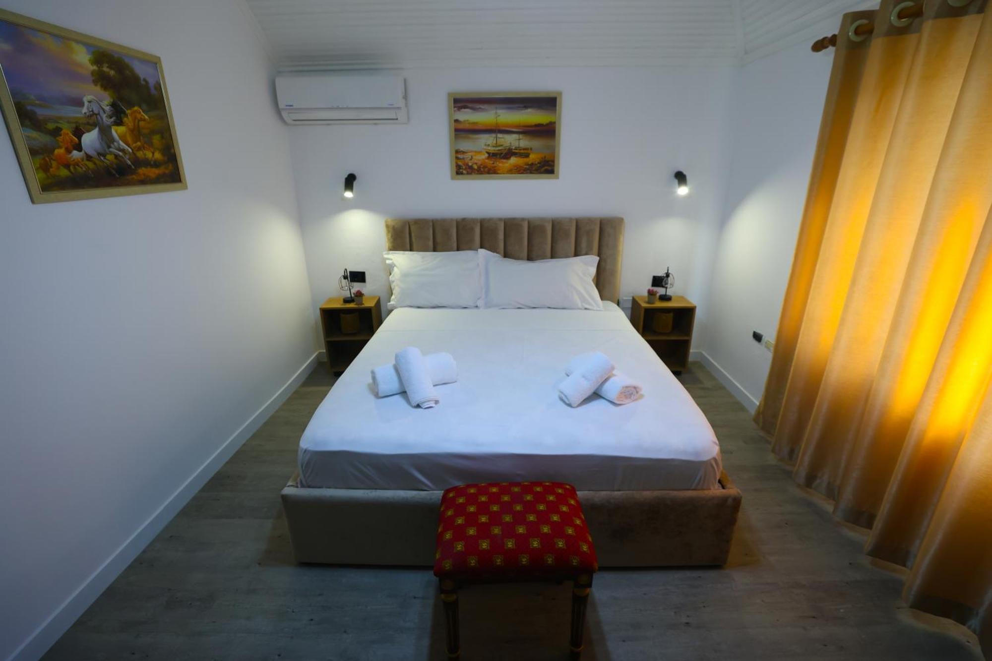 Vila Alizee Hotel Тирана Екстериор снимка