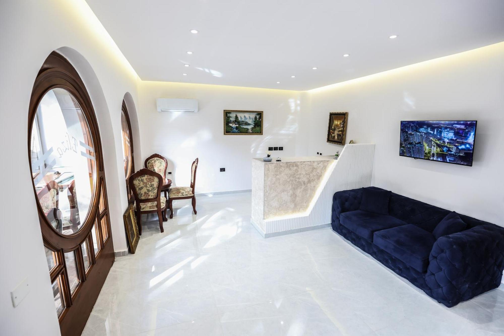 Vila Alizee Hotel Тирана Екстериор снимка
