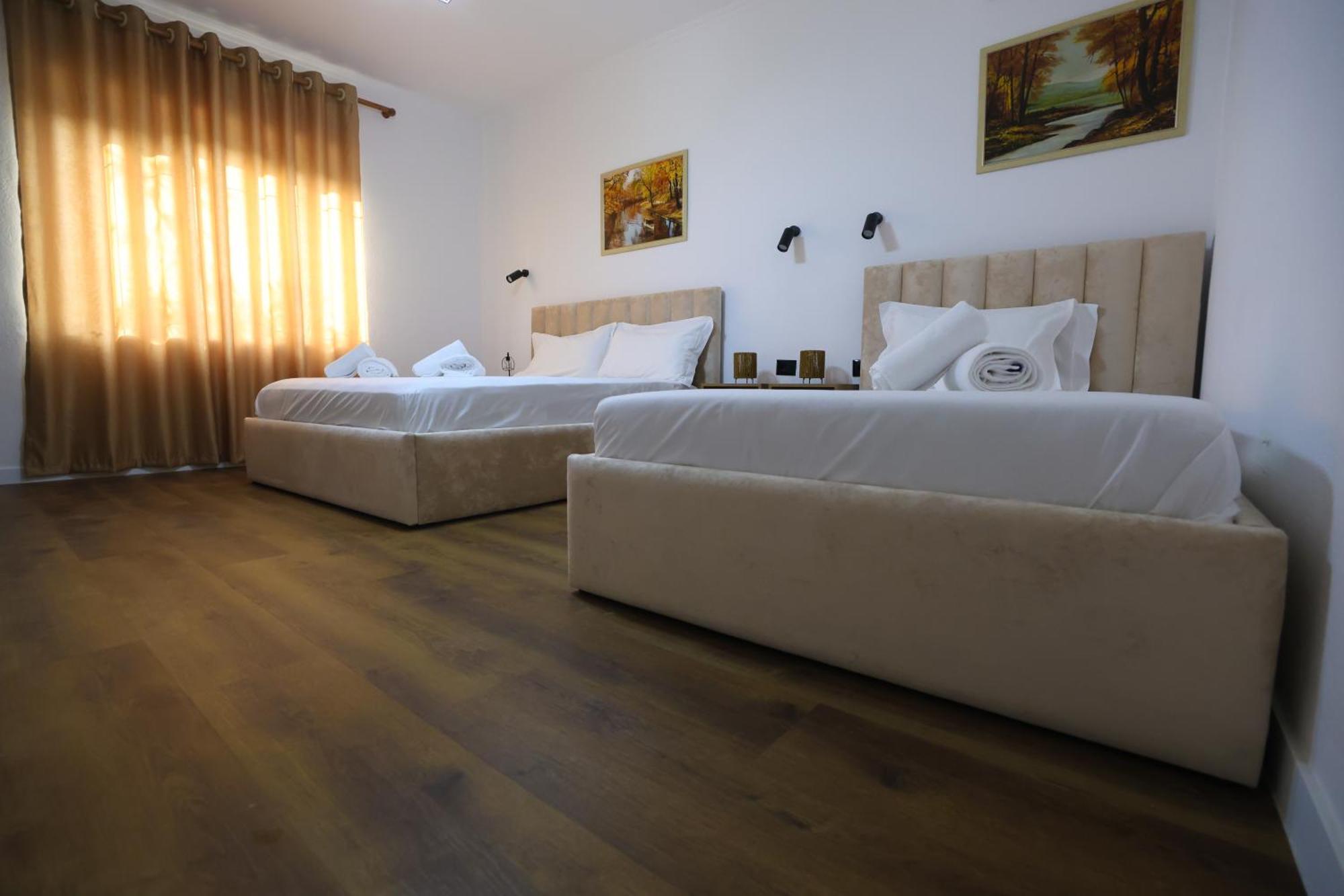 Vila Alizee Hotel Тирана Екстериор снимка