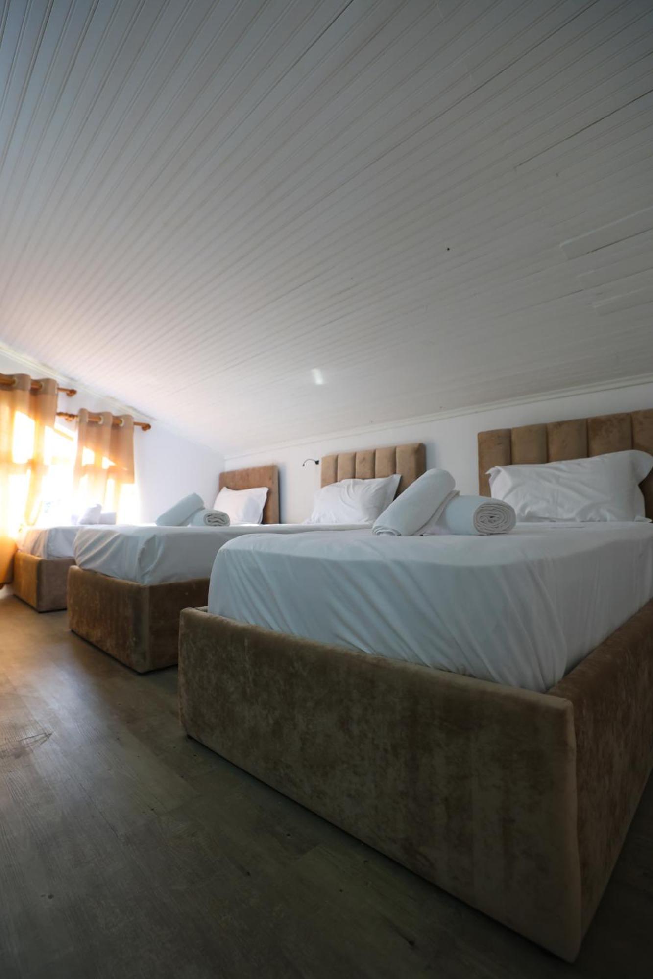 Vila Alizee Hotel Тирана Екстериор снимка