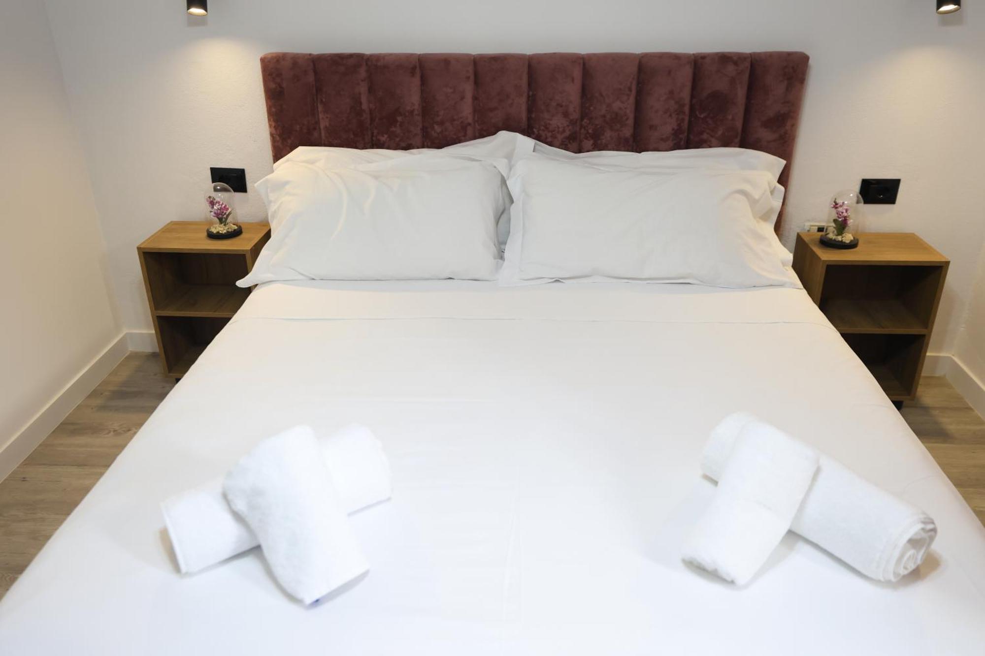Vila Alizee Hotel Тирана Екстериор снимка