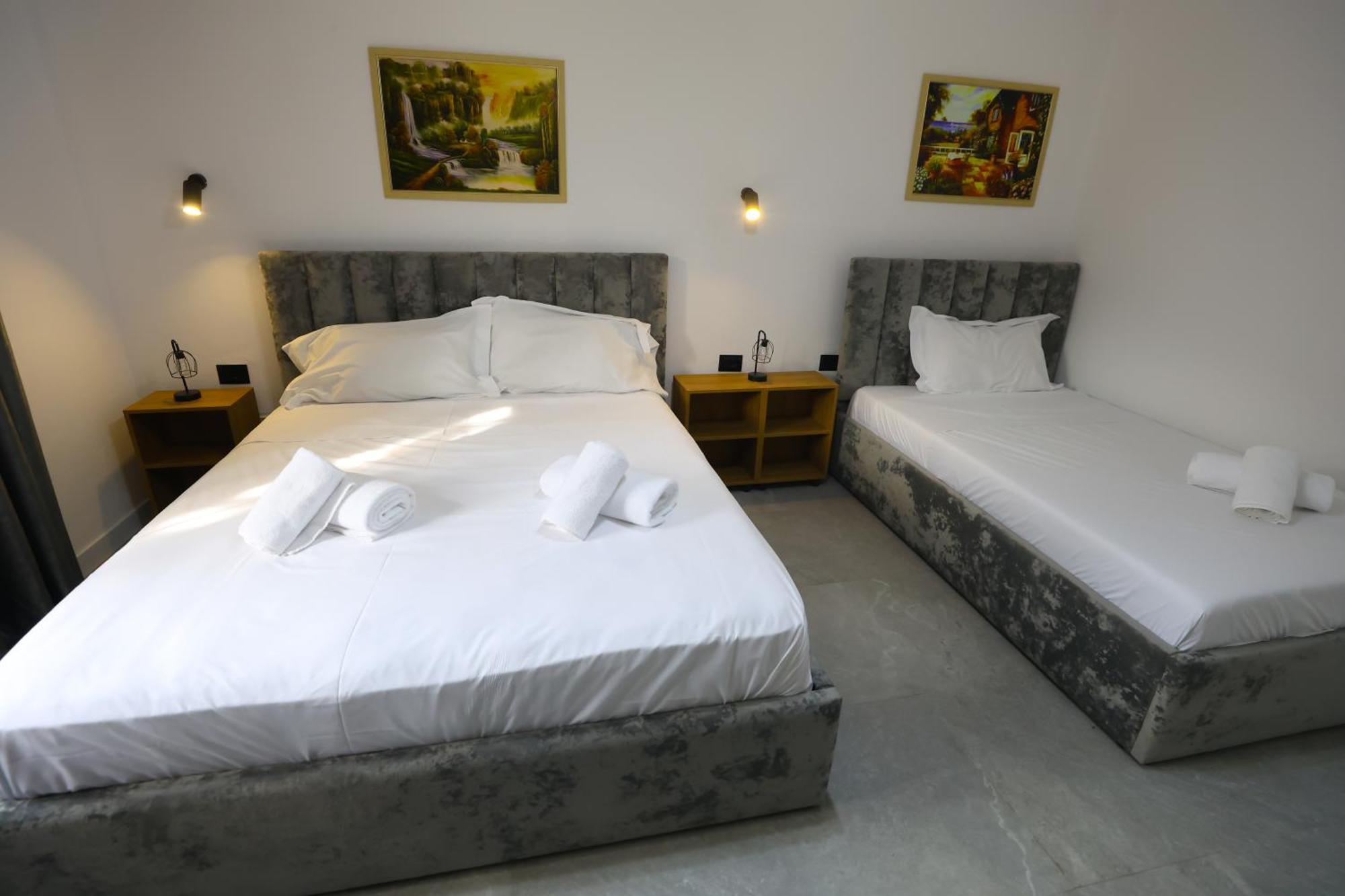Vila Alizee Hotel Тирана Екстериор снимка