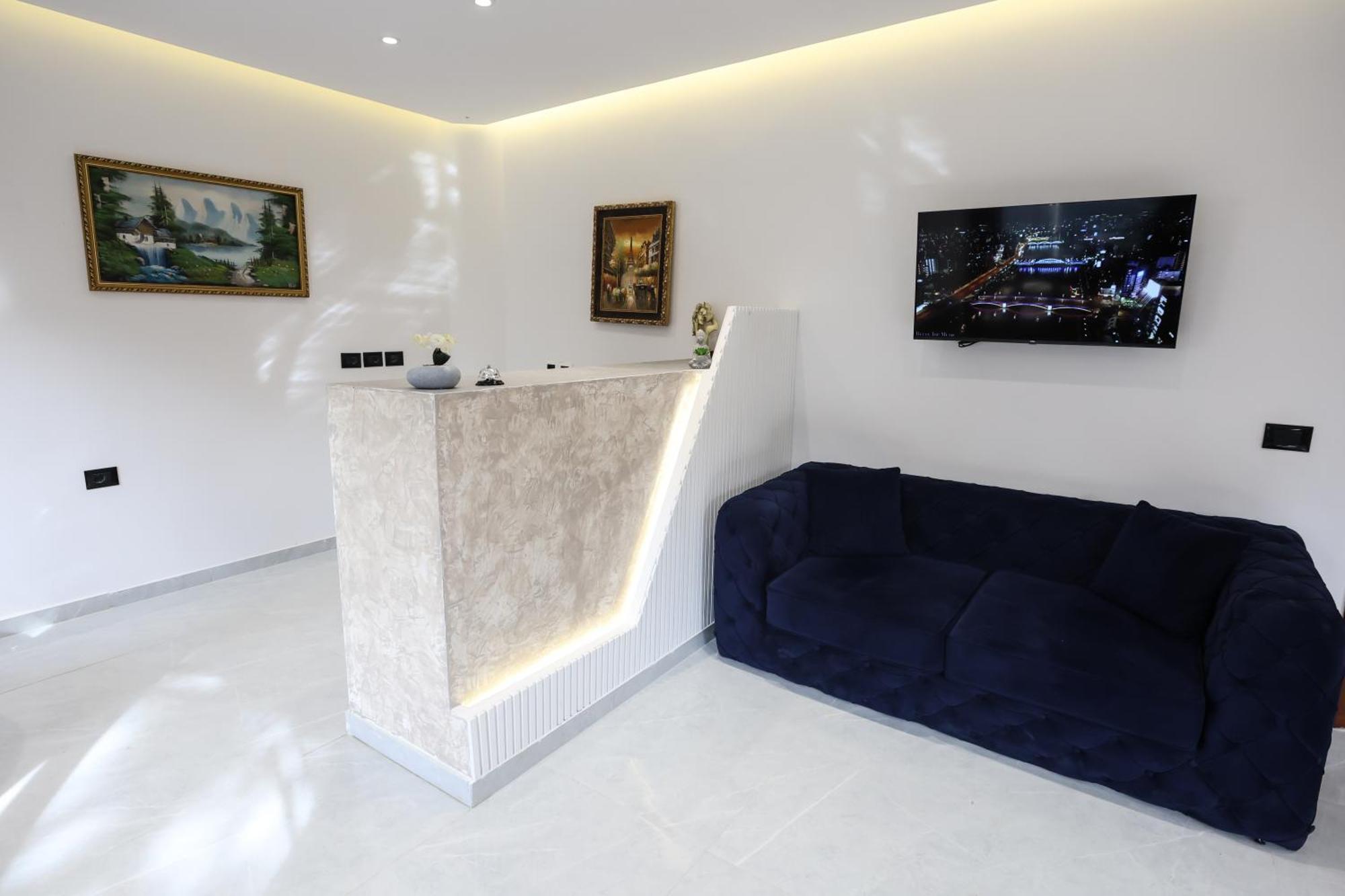 Vila Alizee Hotel Тирана Екстериор снимка