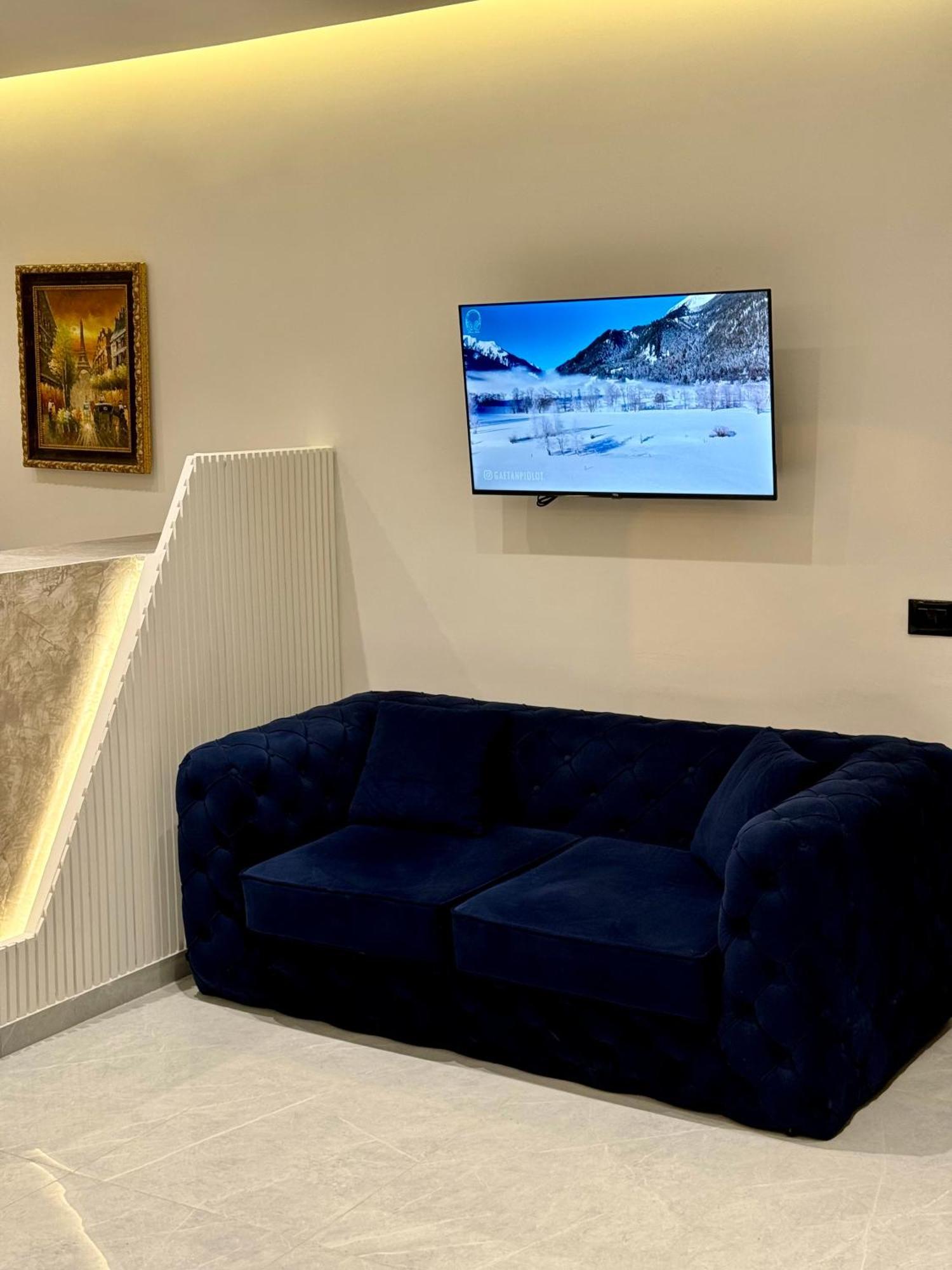 Vila Alizee Hotel Тирана Екстериор снимка
